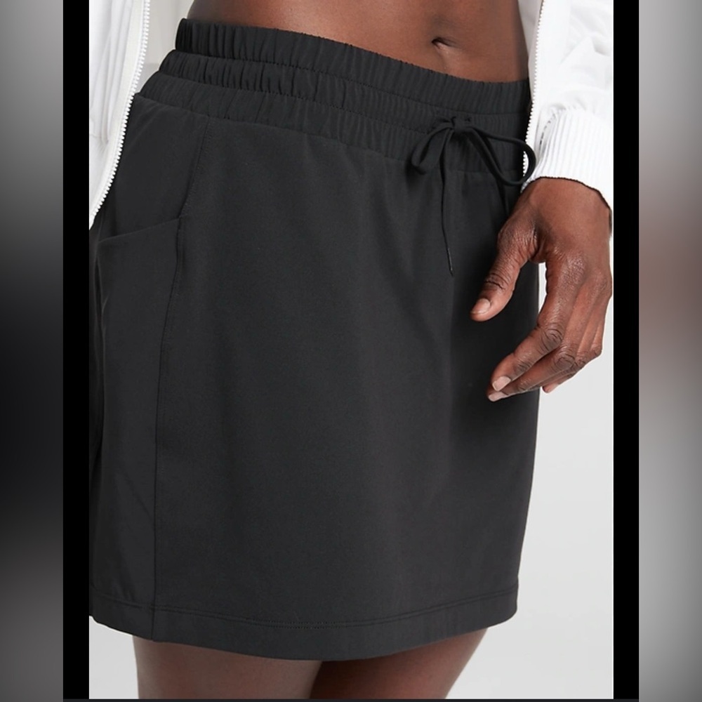 Athleta Excursion Hybrid Drawstring Black Skort S… - image 3